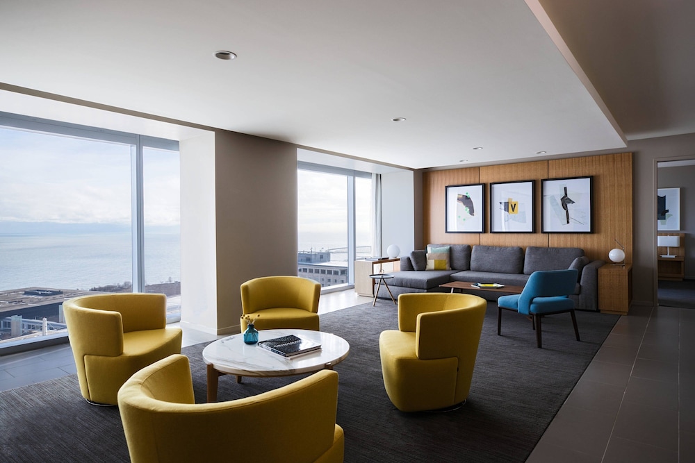 Suite, 1 King Bed