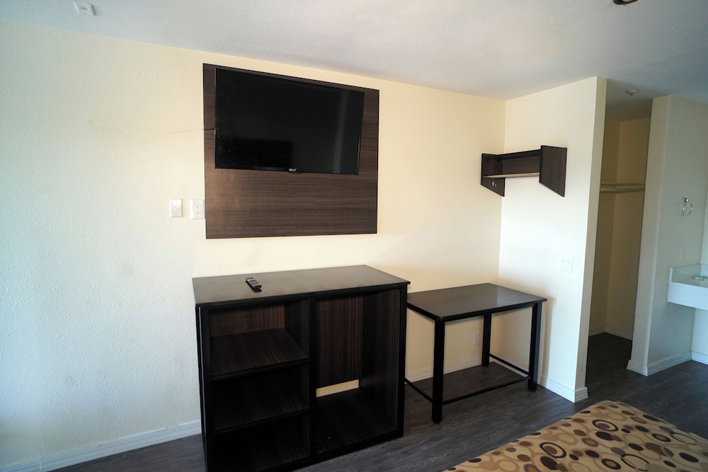 Family Room photo 2