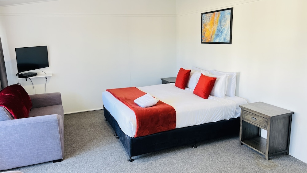 Deluxe One Bedroom photo 2