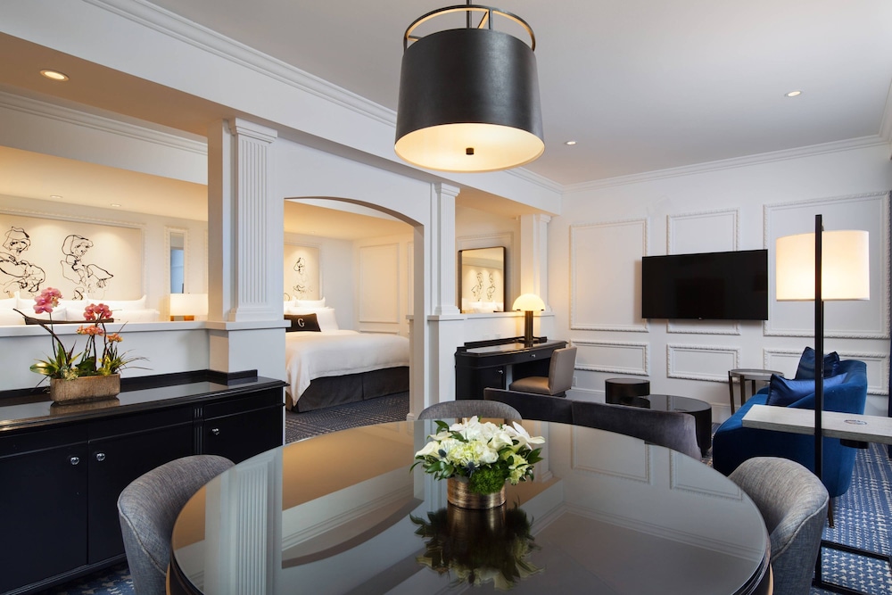 Signature Suite, Multiple Beds