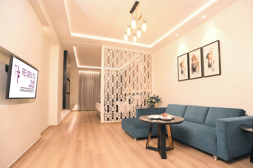 Suite - Photo 5