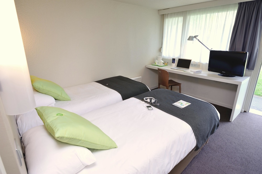 Standard Room, 2 Twin Beds photo 2