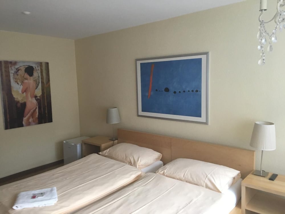 Double Room - Photo 7