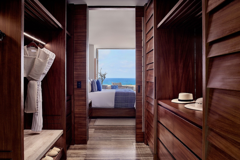 Family Suite, 2 Bedrooms, Beachfront photo 3