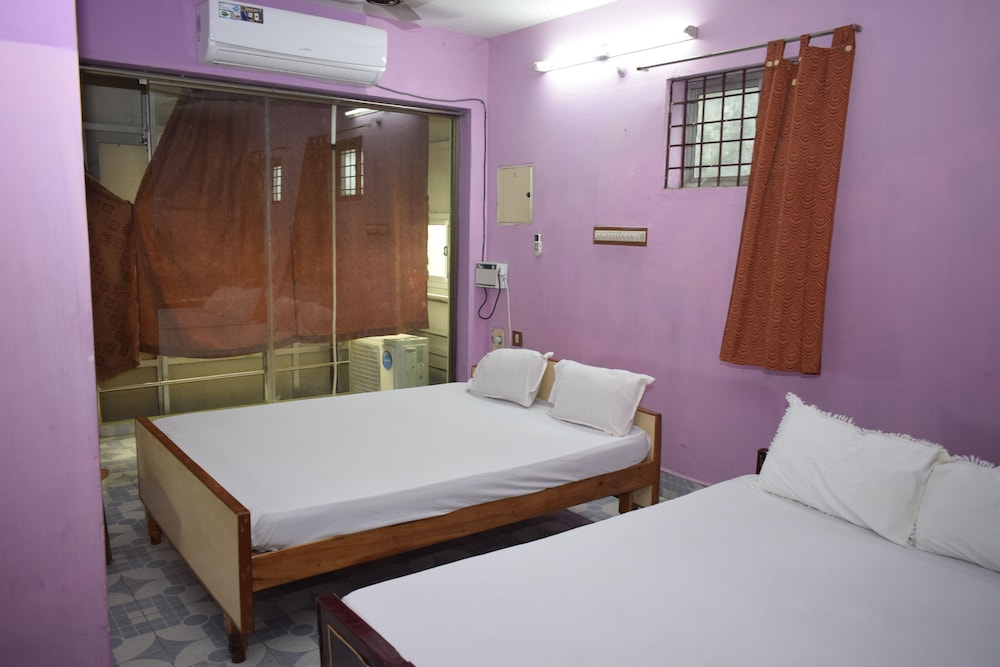 Quadruple Room - Photo 1