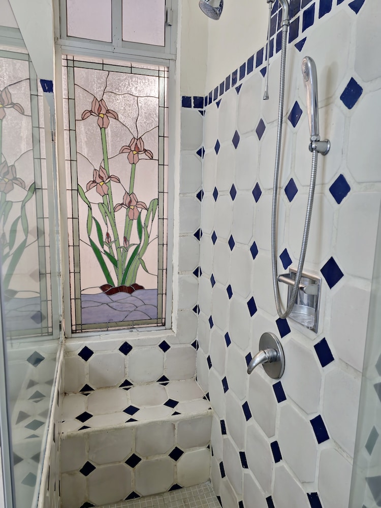 Grand Studio Suite, Balcony - Photo 5