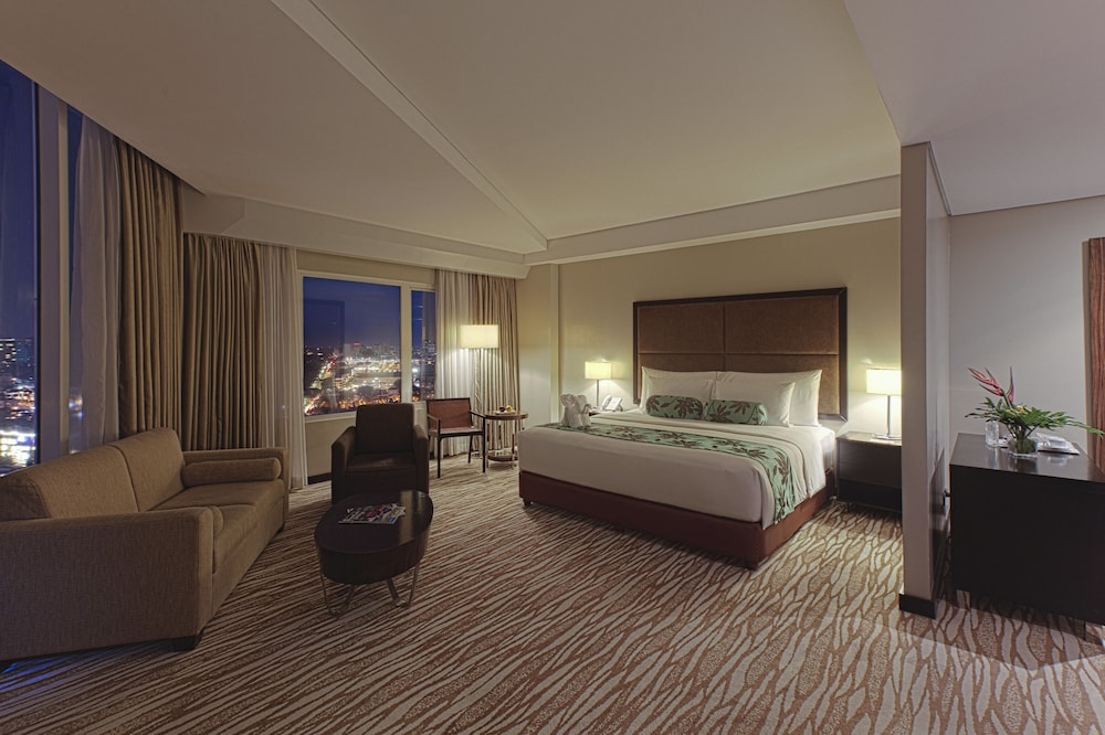 Junior Suite, 1 King Bed, Bathtub
