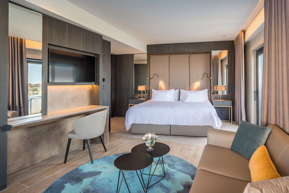 Junior Suite, Terrace (Hot Tub | Sea Front View) photo 3