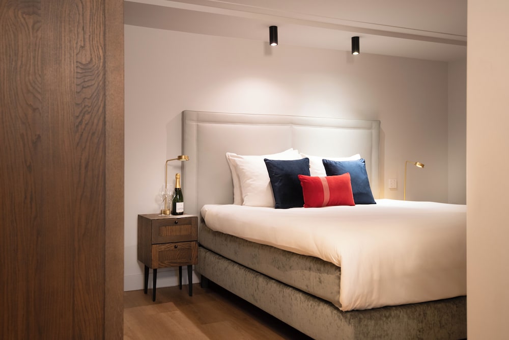 Luxury Suite photo 1