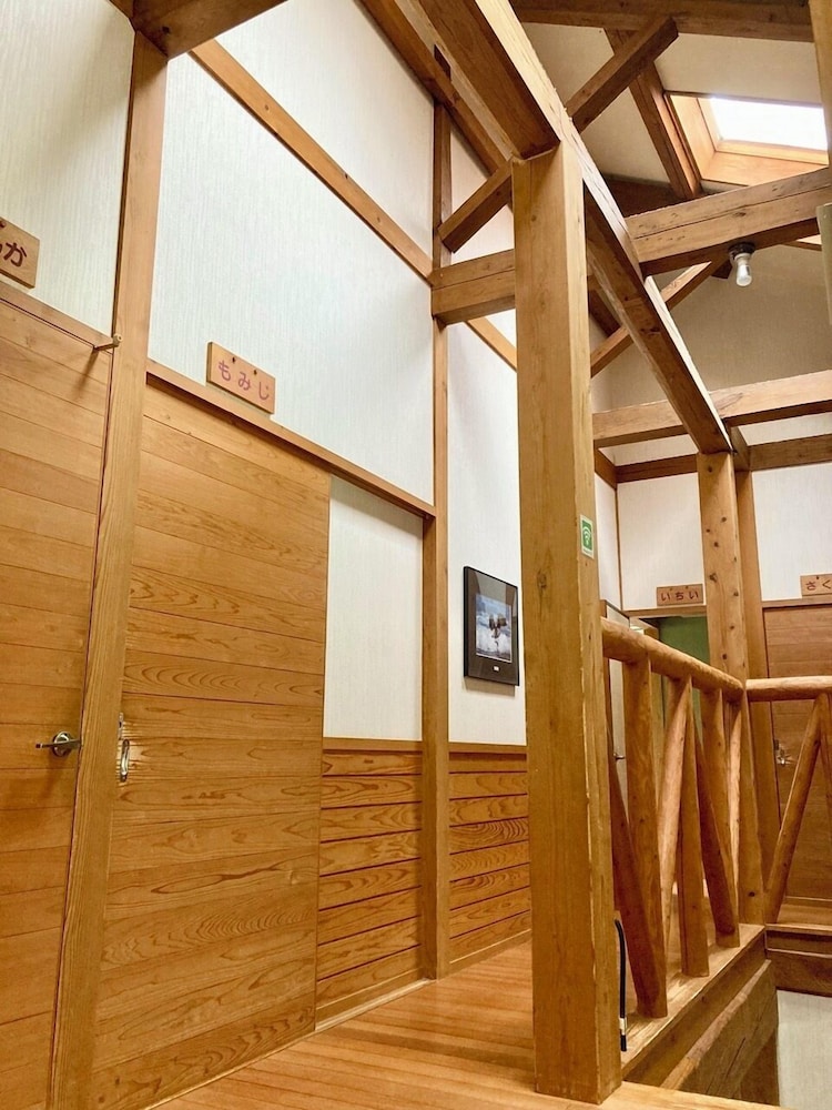 Basic Double or Twin Room, Mountain View photo 3