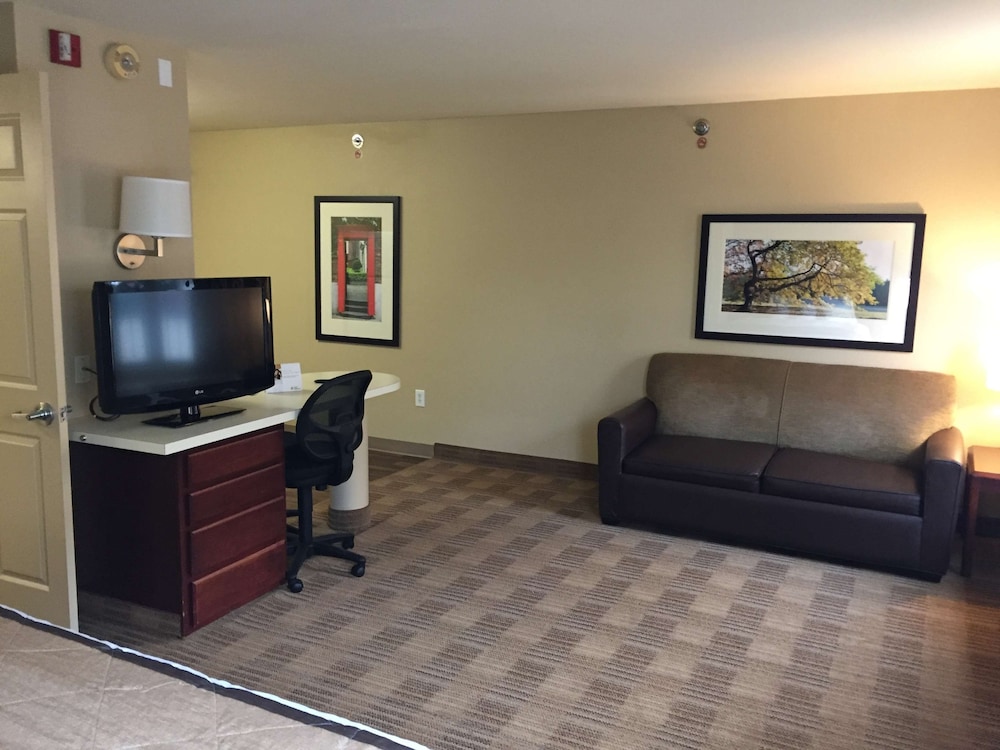 Suite, 2 Double Beds, Non Smoking - Photo 2