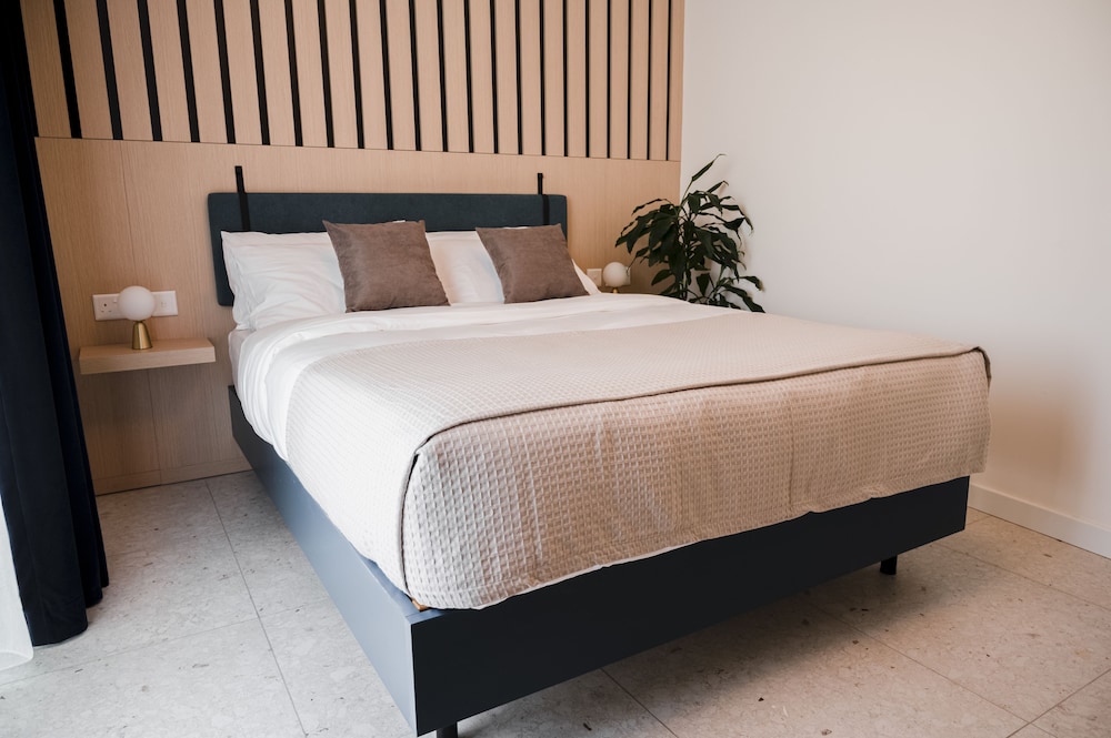 Double Room, Balcony