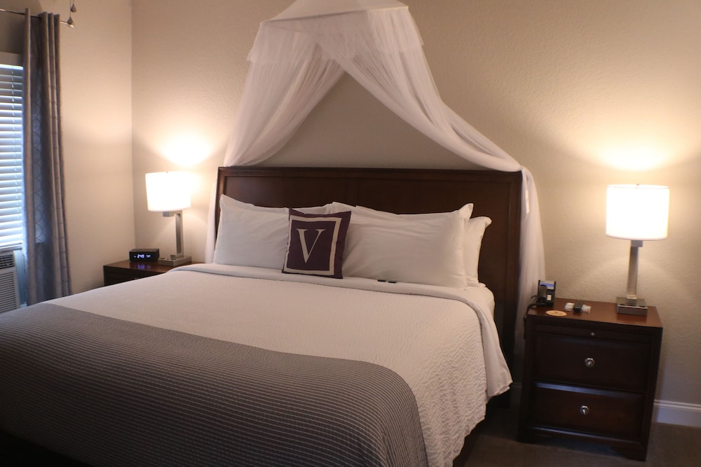 Junior Suite, 1 King Bed photo 1