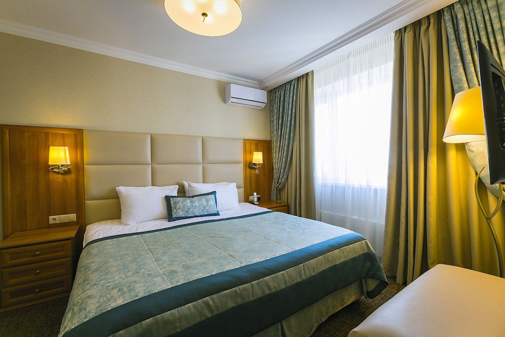 Family Suite, 1 King Bed photo 1