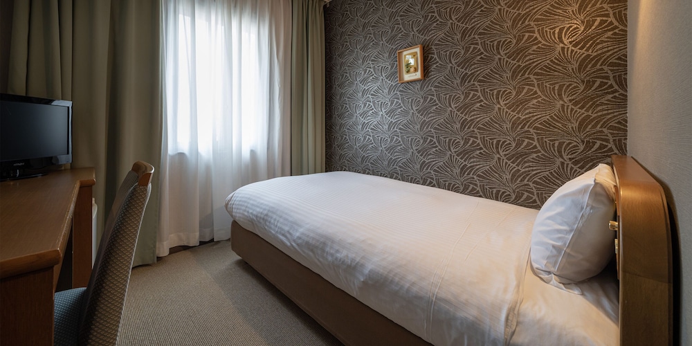 Single Room, Non Smoking - Photo 32