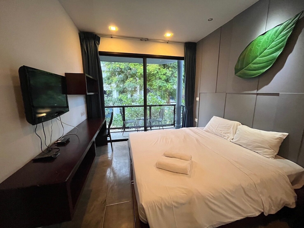 Superior Double or Twin Room Pool View - Photo 1