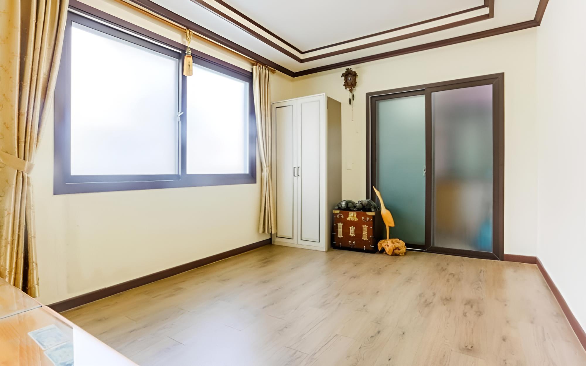 Room (Room 101)