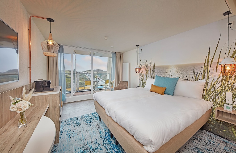 Comfort Double or Twin Room, 1 King Bed, Partial Ocean View