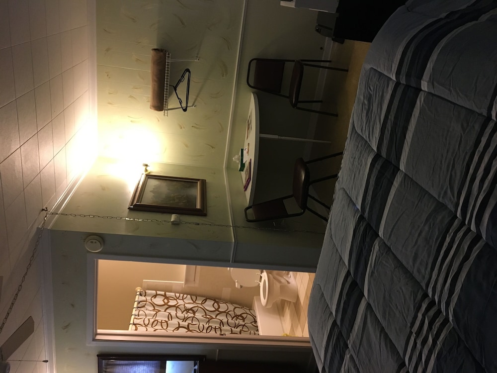 Standard Room, 2 Queen Beds photo 2