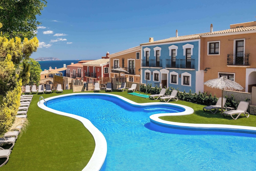 Superior Room, Pool View