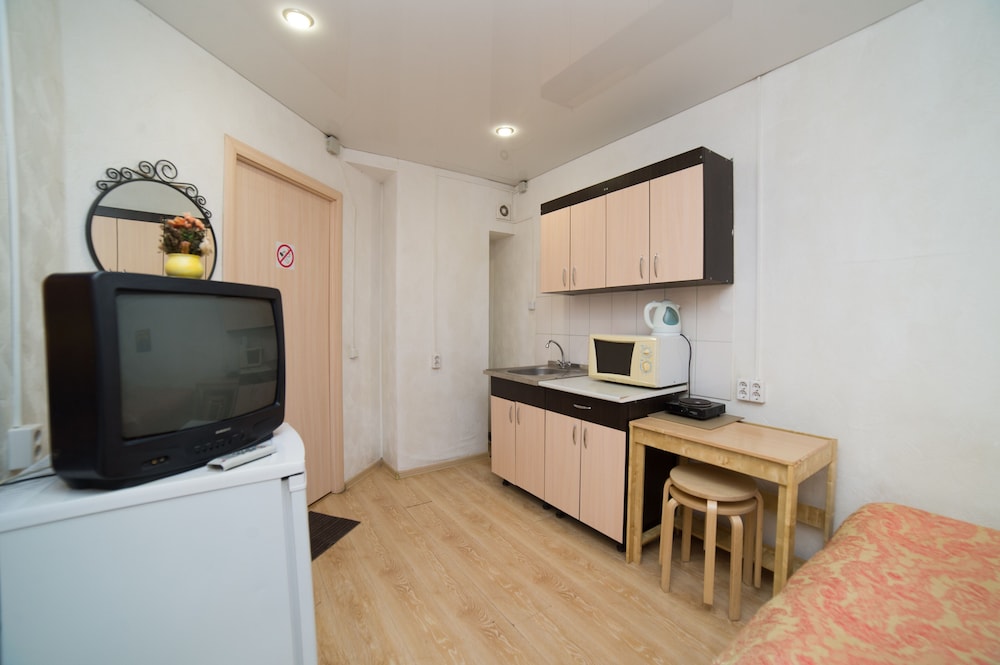 Economy Double Room, Shared Bathroom photo 3