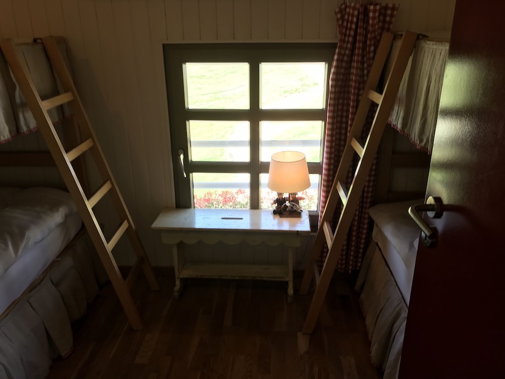 Family Room (North) photo 2