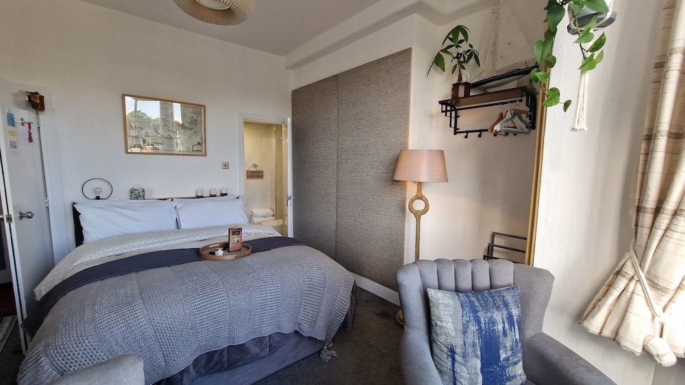Double Room, Ensuite, Harbor View (Room 3,  1st Floor) photo 2