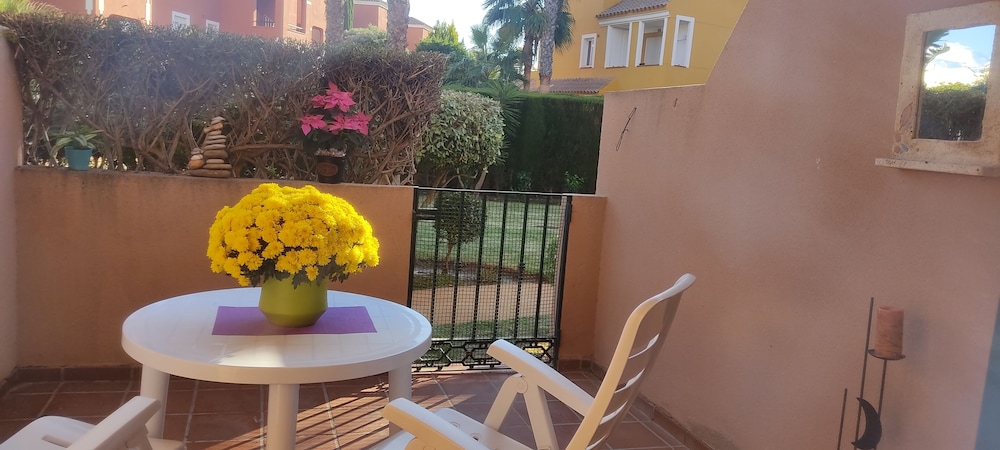 Ground Floor Naturist Studio With Terrace, 사진 3