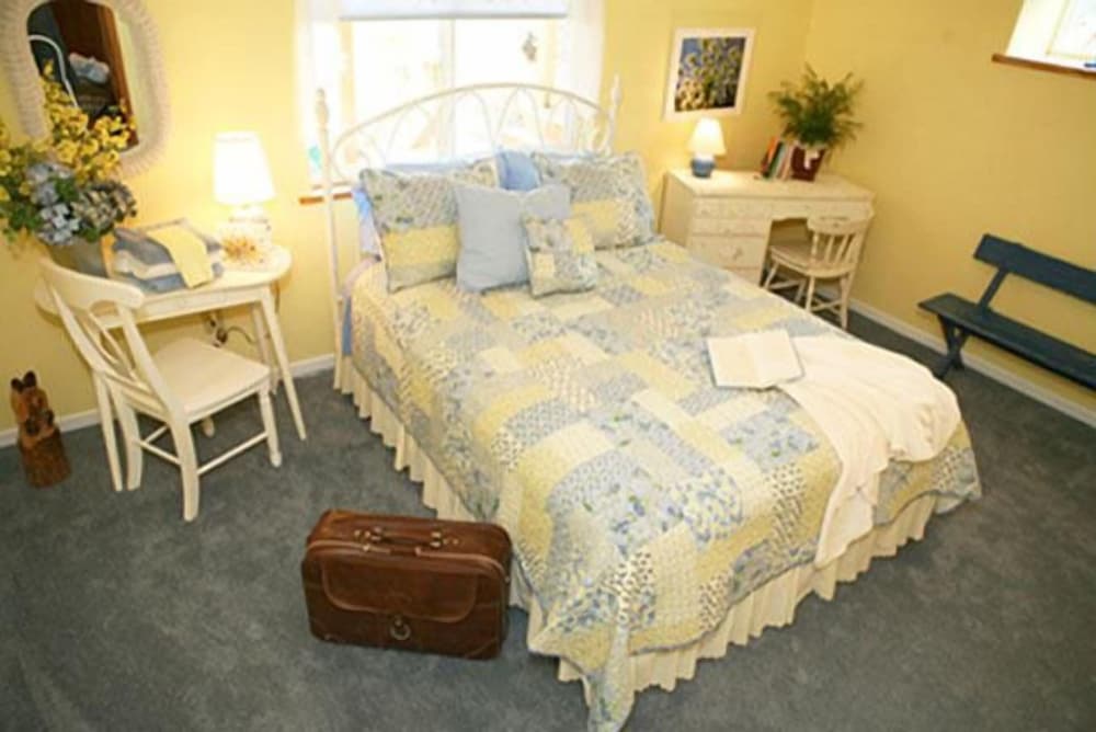 Saffron Suite photo 2