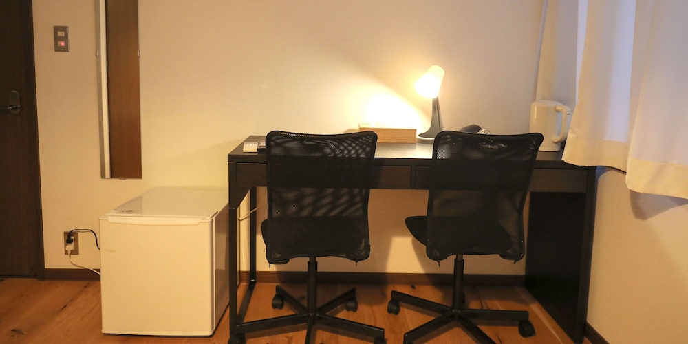 Standard Twin Room - Photo 9