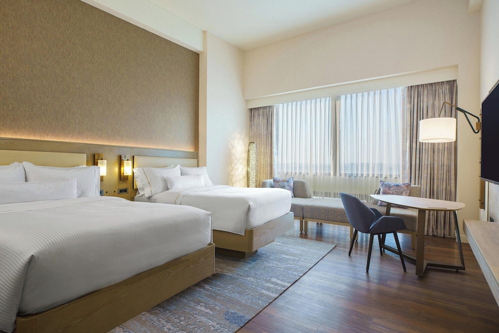 Premium Room, 2 Queen Beds - Photo 2