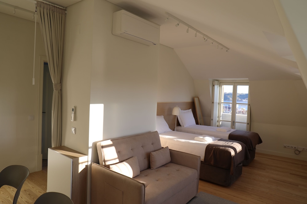 Deluxe Apartment, River View photo 3
