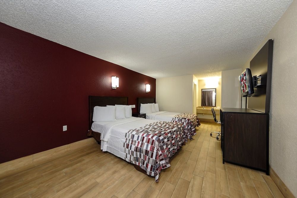 Standard Room, 2 Double Beds, Smoking photo 3