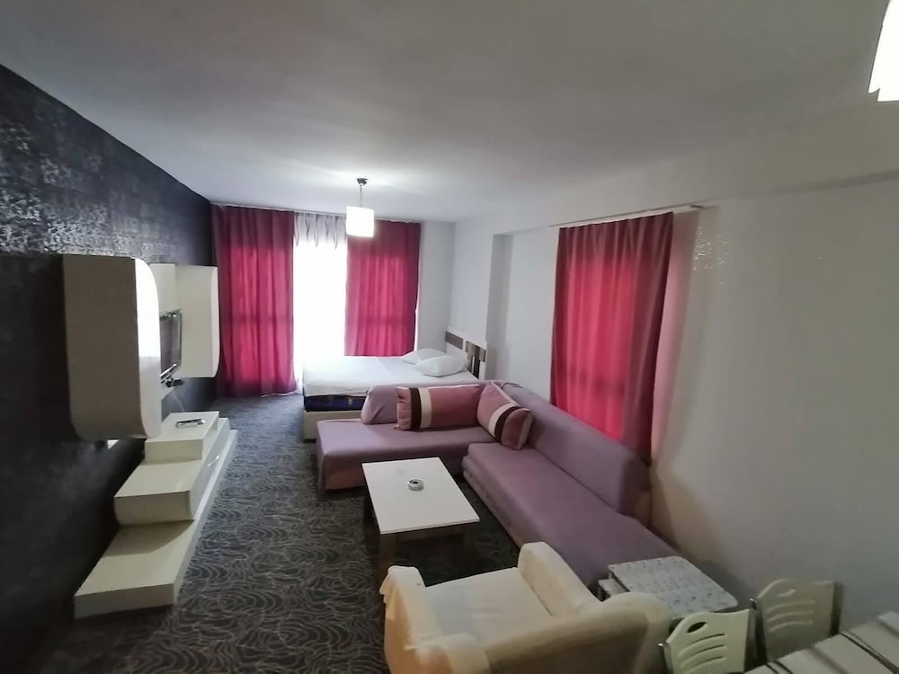 Deluxe Suite, 1 Bedroom photo 2