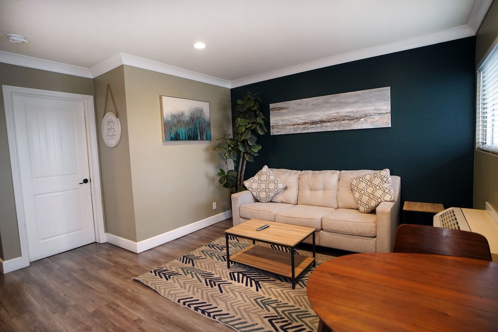 City Apartment - Photo 1