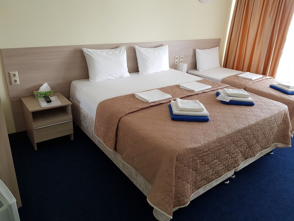 Superior Triple Room, Balcony, Sea View photo 3
