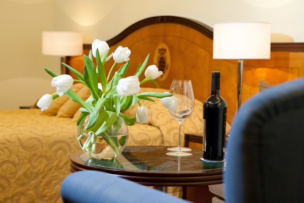 Double or Twin Room - Photo 2