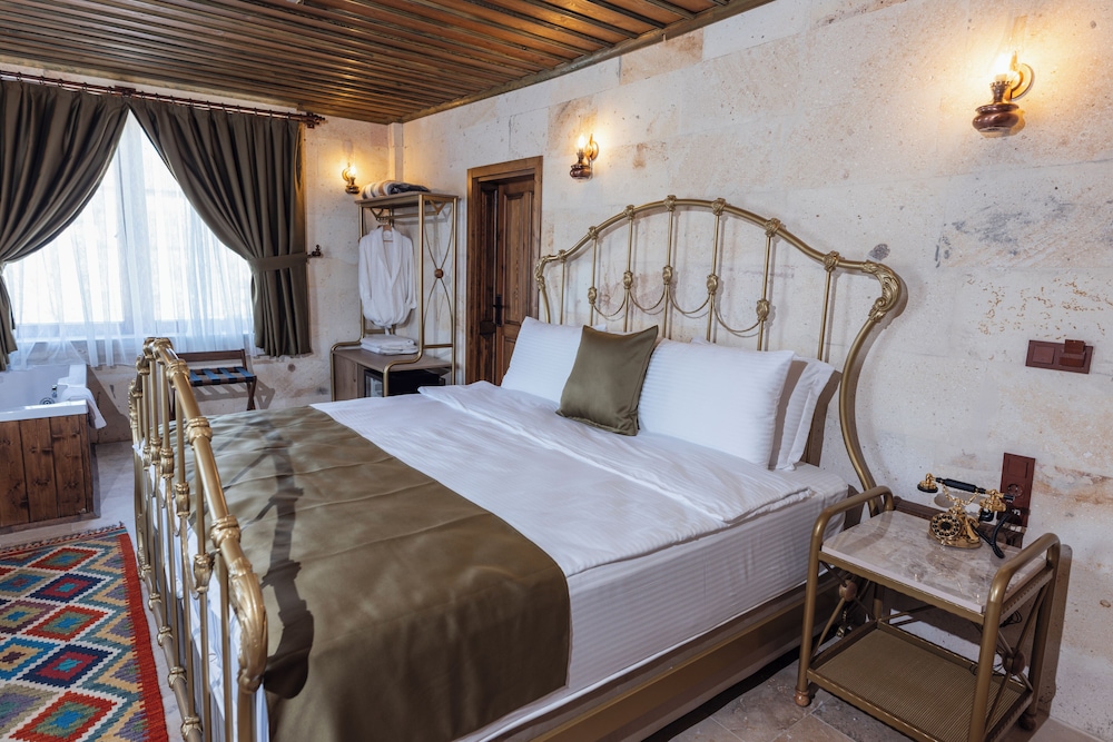 Superior Double Room, 1 King Bed with Sofa bed, Housekeeping, Garden View photo 2