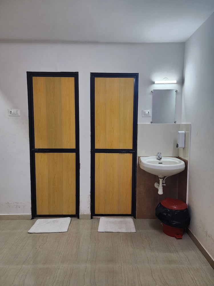 Comfort Shared Dormitory, City View photo 2