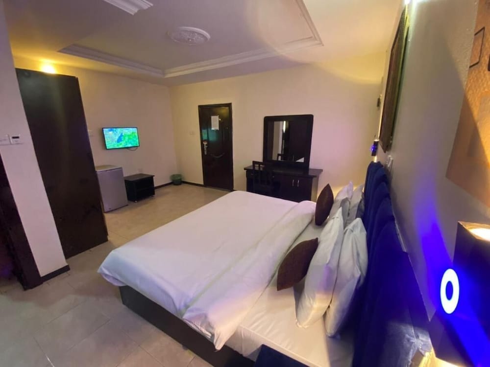 Executive Room - Photo 1