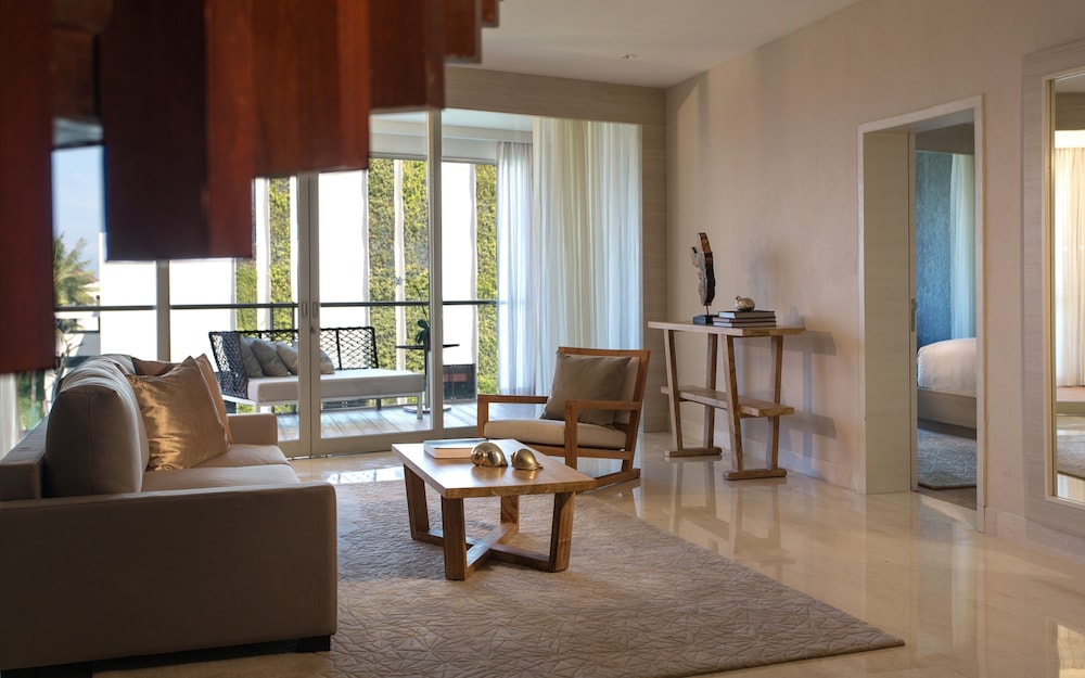 Autograph, Suite, 1 Bedroom, Pool View thumbnail 6