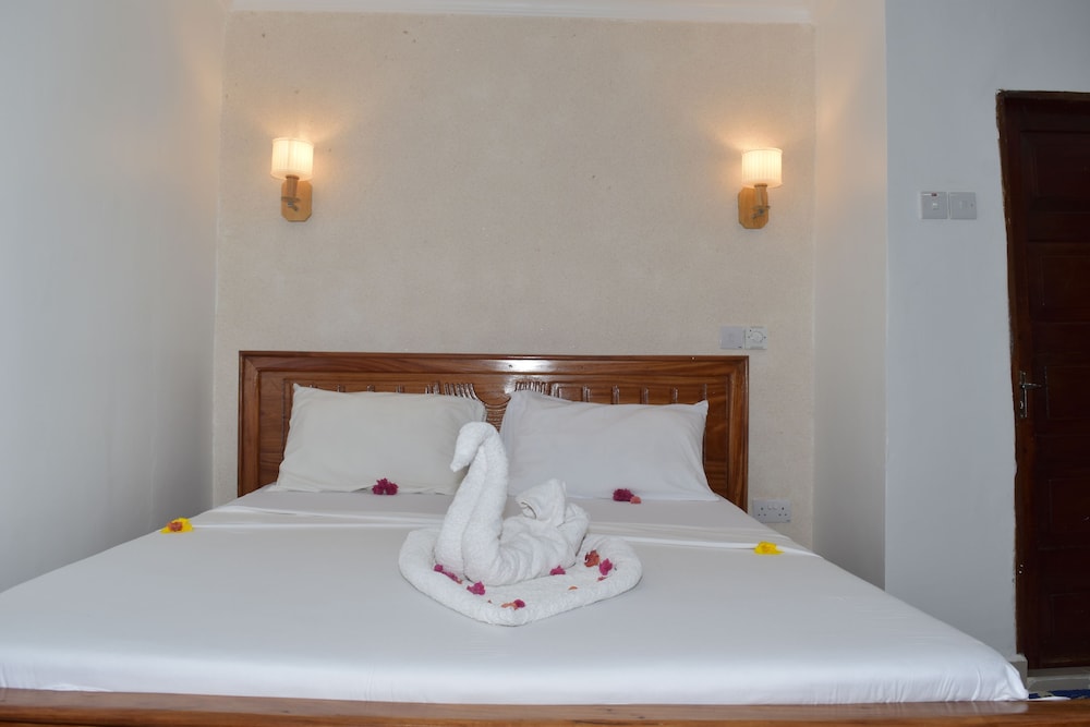 Basic Double Room, Private Bathroom, Garden Area photo 1