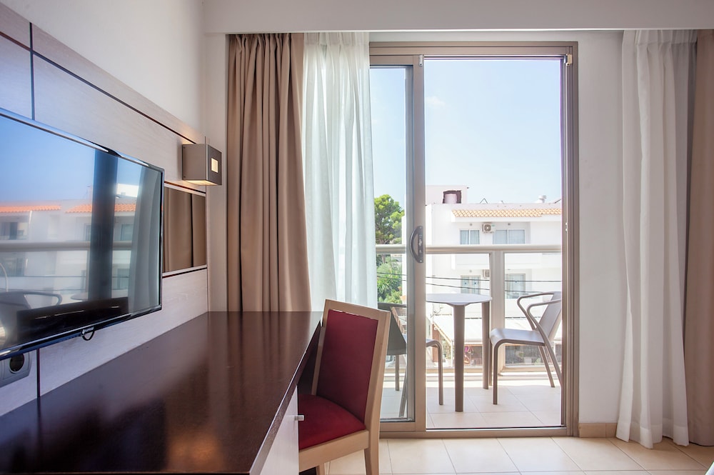 Double Room, Balcony - Photo 12