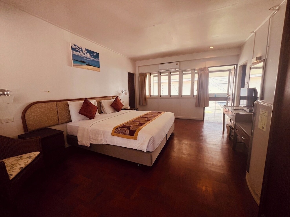 Standard Room, Pool View