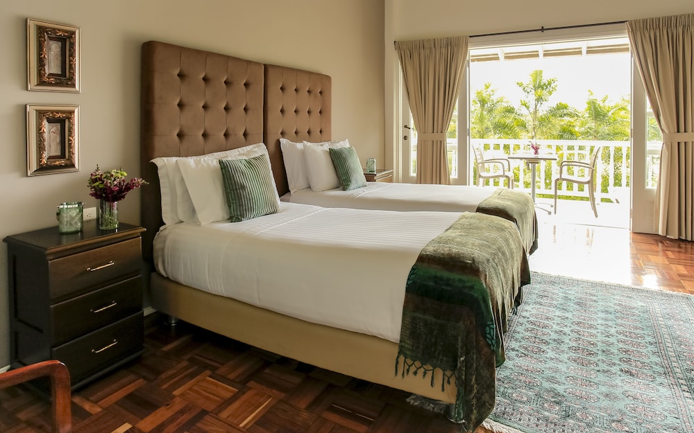 Superior Room, 1 King Bed photo 2
