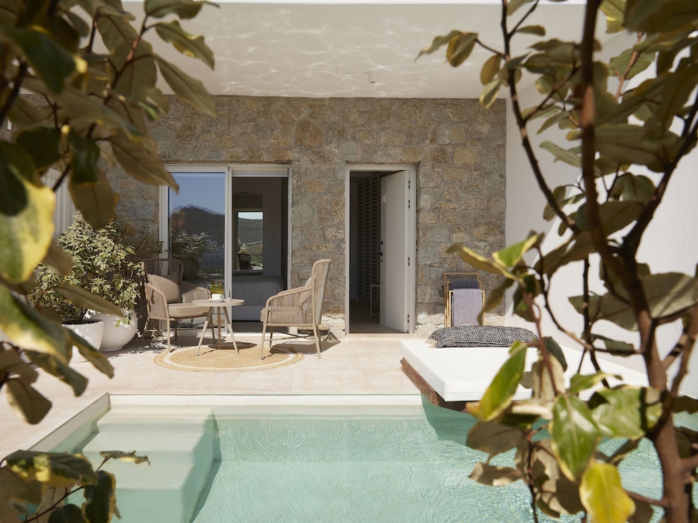 Premium Suite Sea View with Chill Out Pool - Photo 1