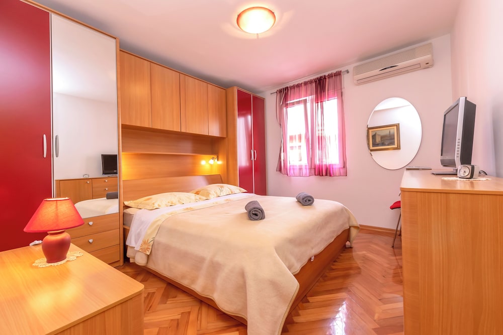 Apartment (A1)