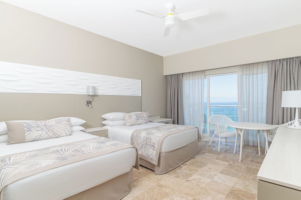 Deluxe Ocean View Double - Photo 1