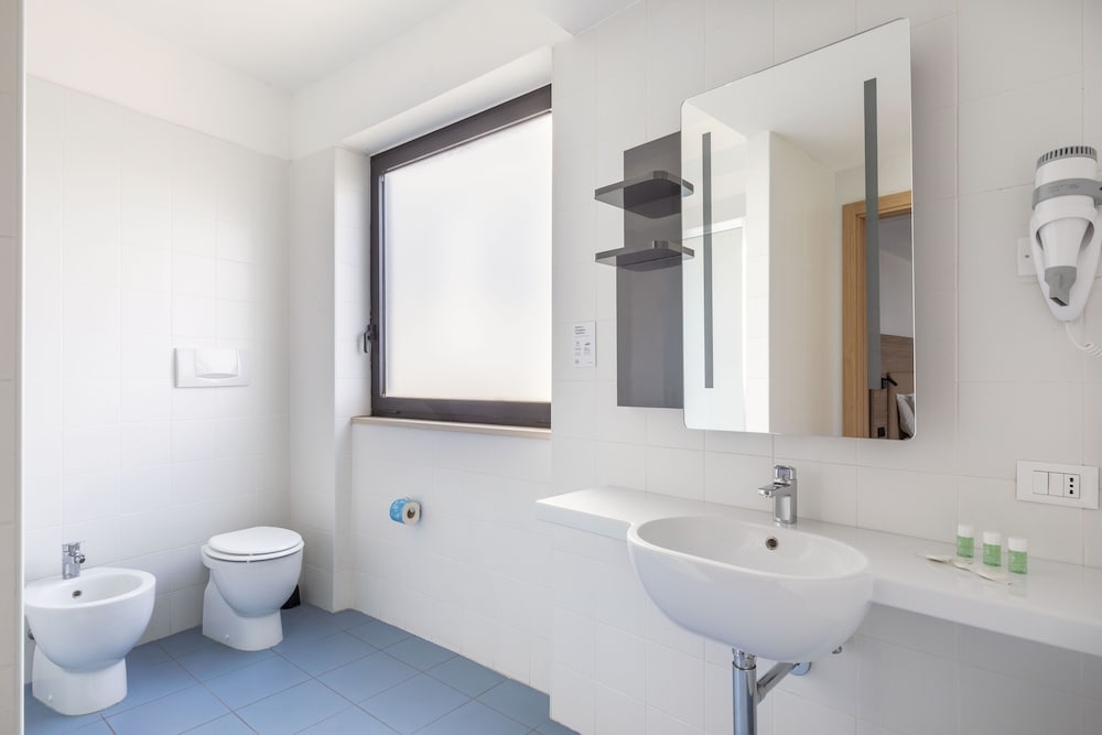 Superior Double Room, Non Smoking - Photo 6