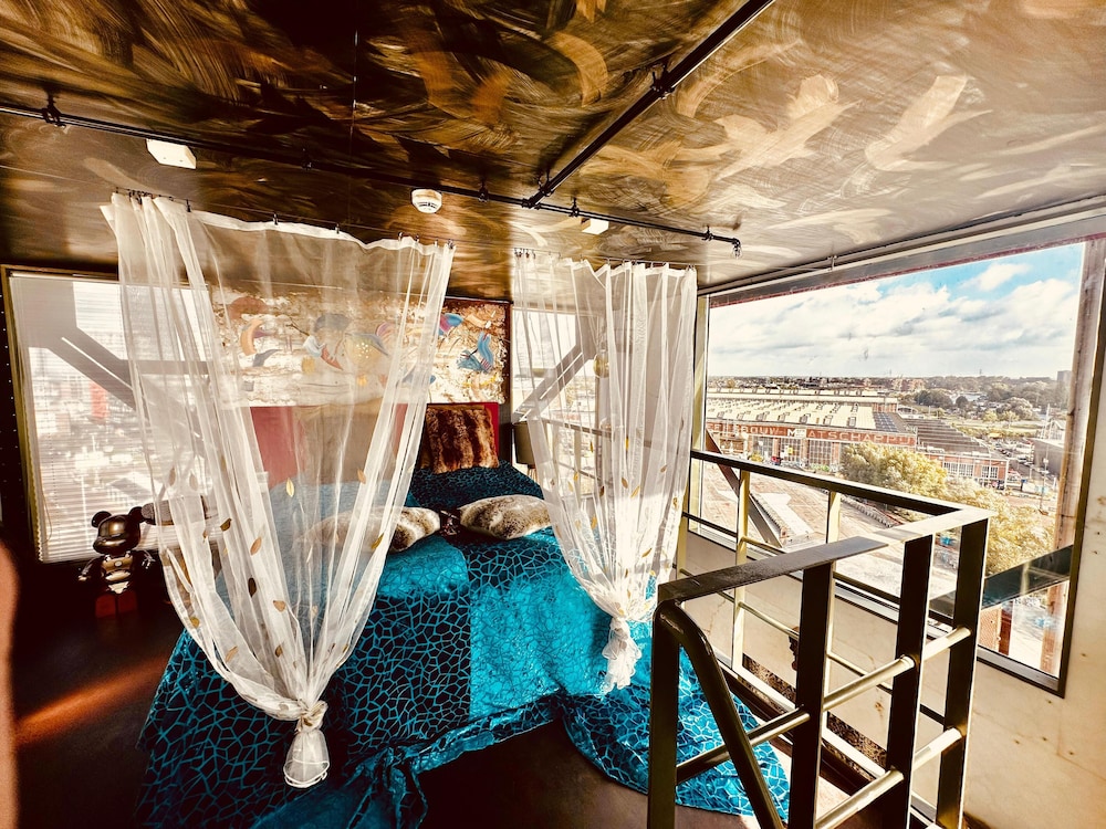 Exclusive Penthouse photo 3